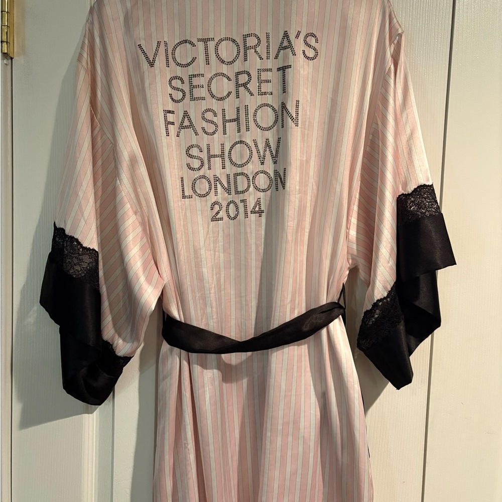 Victoria's Secret Fashion Show London 2014 Robe